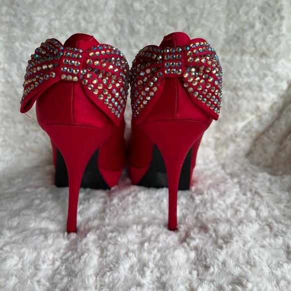 Bakers Satin Bow Heels - Picture 1 of 6
